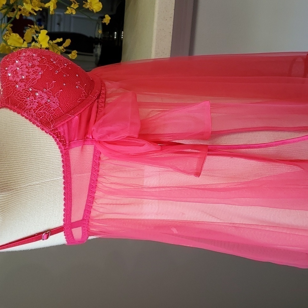 Sexy pink night camisole. No tags, I'm thinking a medium. Lovely fabri… - Picture 5 of 14